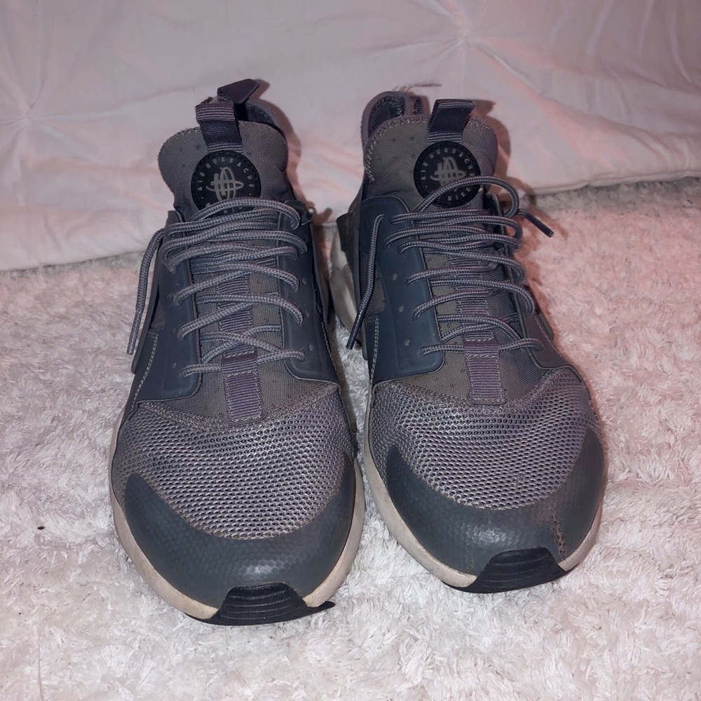 Nike Huaraches - Picture 3 of 6